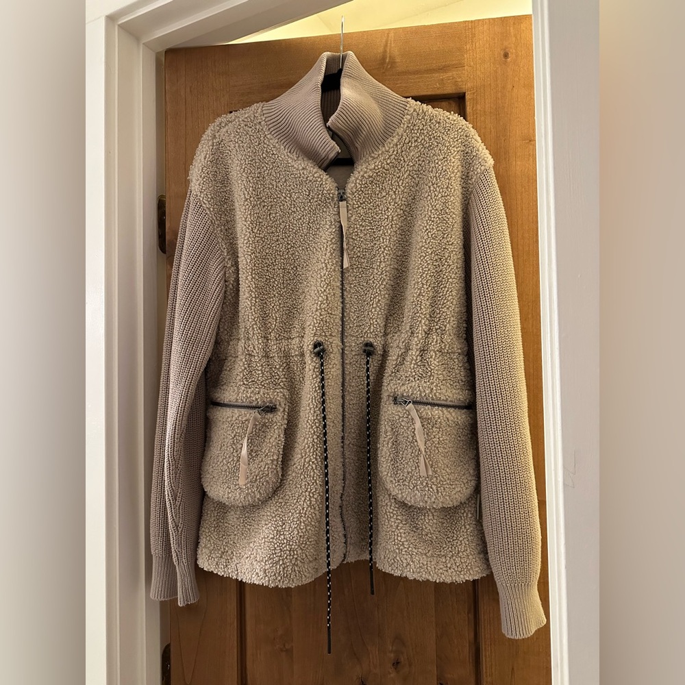 Varley jacket size M
